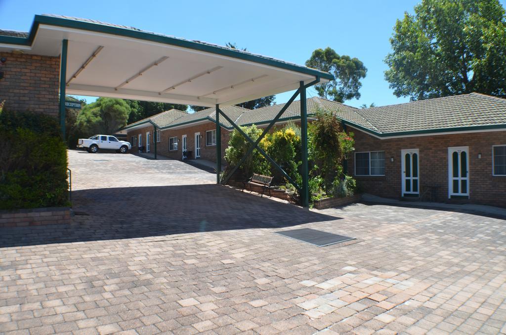 Deer Park Motor 3* Armidale